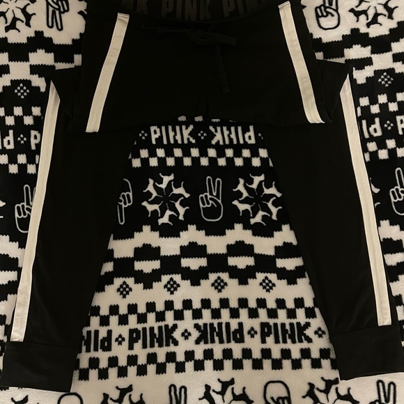 Pink by VS leggings w Gold Sequence Detailing!! - Picture 4 of 12